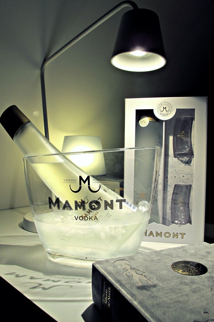Mamont est une vodka sibérienne faite de blé malté d'hiver et d'eau des montagnes de l’Altaï.  Elle a la particularité d'être distillée 6 fois. Vodka 40% - 70cl - 39€